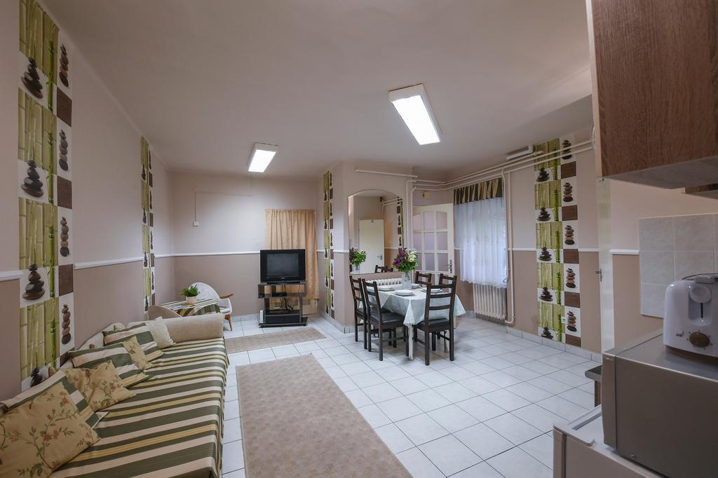 Jokai Family Apartman Apartment Eger Exterior photo